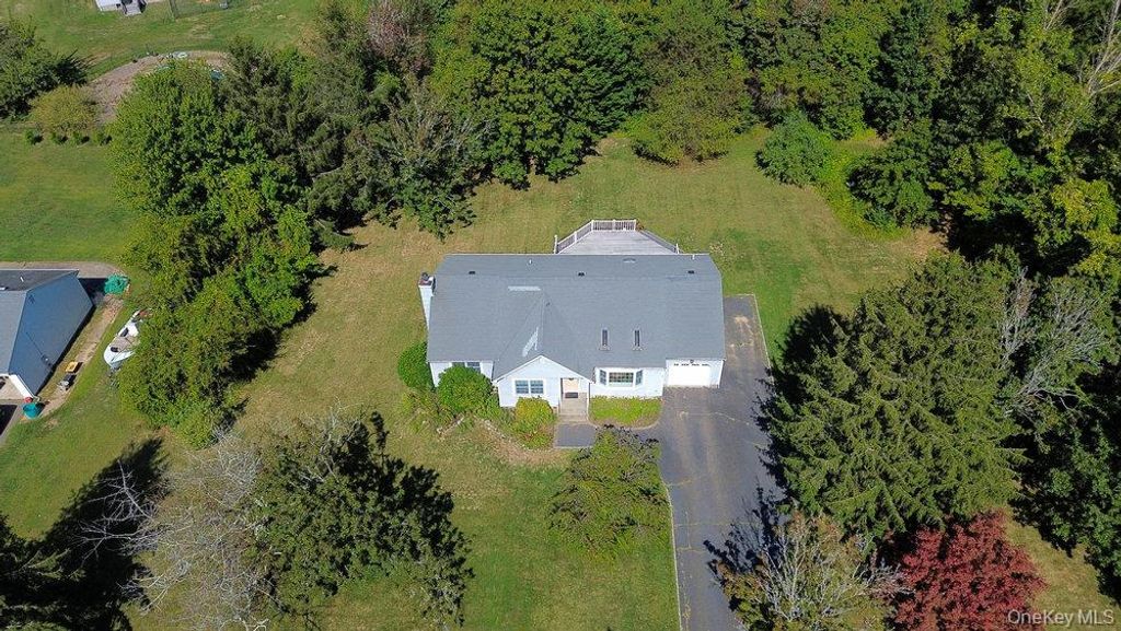 152 Baywood Drive, Baiting Hollow, NY 11933