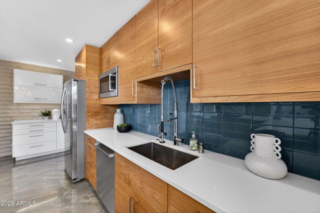 1623 E MARYLAND Avenue, Phoenix, AZ 85016