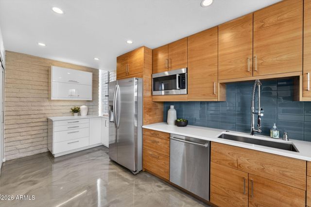 1623 E MARYLAND Avenue, Phoenix, AZ 85016