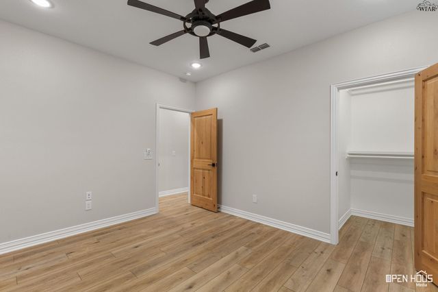 304 MARINERS WAY, Wichita Falls, TX 76308