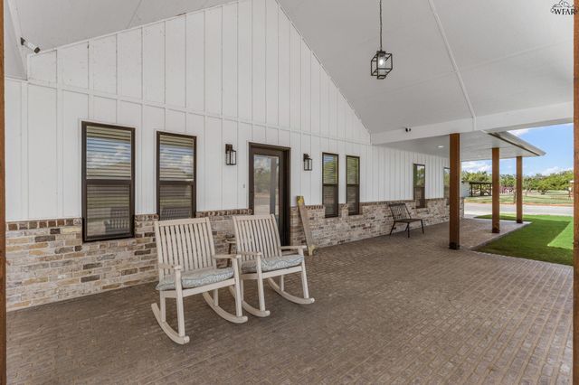 304 MARINERS WAY, Wichita Falls, TX 76308