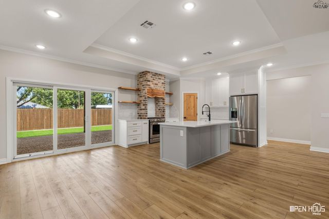 304 MARINERS WAY, Wichita Falls, TX 76308