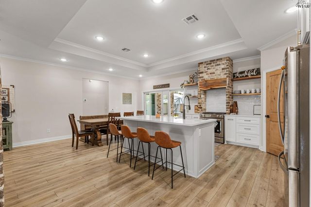 304 MARINERS WAY, Wichita Falls, TX 76308