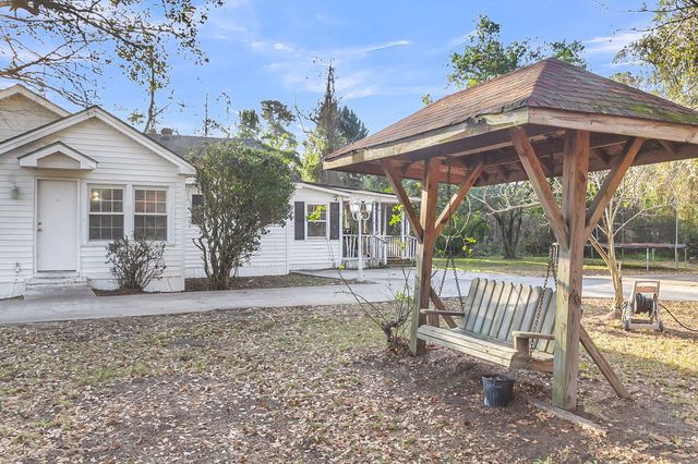 3934 Brynes Drive, Saint Stephen, SC 29479