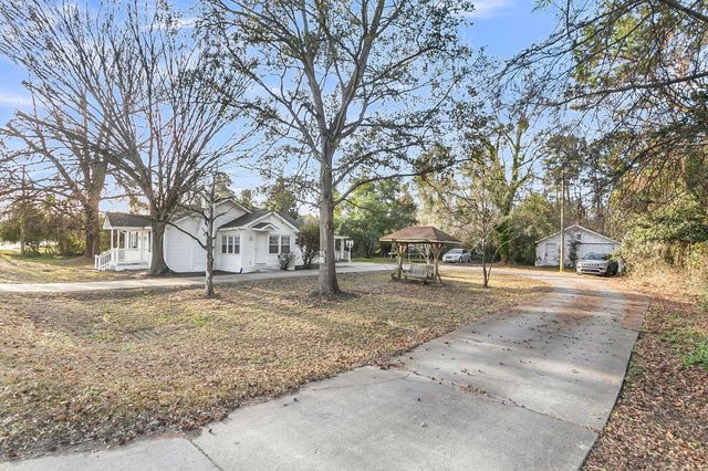 3934 Brynes Drive, Saint Stephen, SC 29479