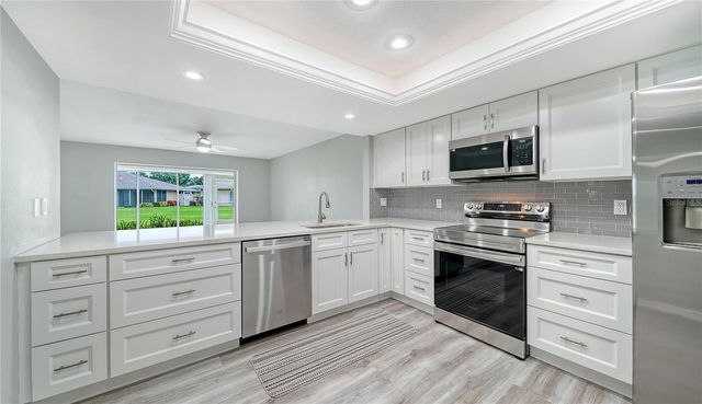 5689 EVERGREEN DRIVE 18, Sarasota, FL 34233