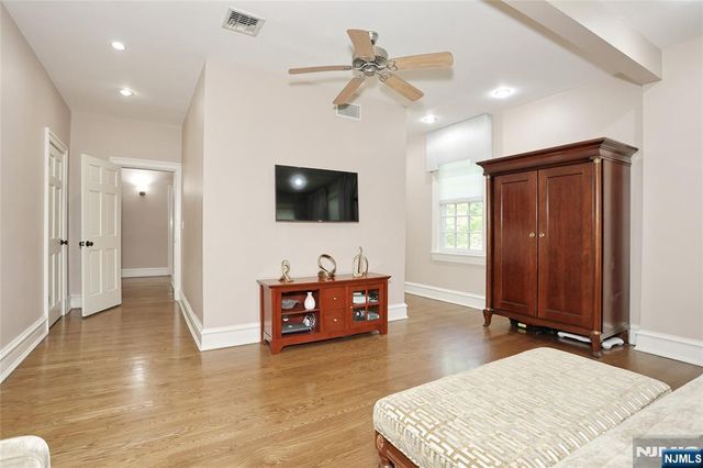 191 Hillside Avenue, Englewood, NJ 07631