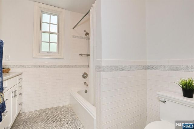 191 Hillside Avenue, Englewood, NJ 07631