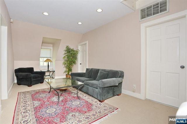 191 Hillside Avenue, Englewood, NJ 07631