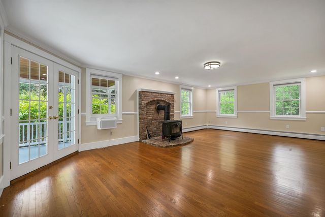 26 Old Mont Vernon Road, Amherst, NH 03031