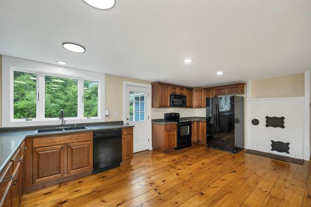 26 Old Mont Vernon Road, Amherst, NH 03031