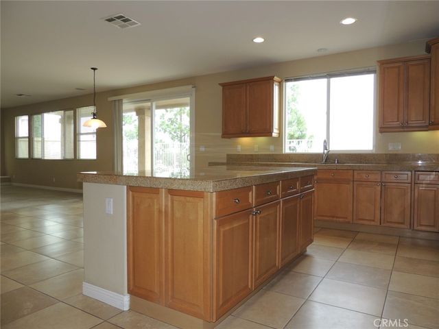 7 Plaza Valenza, Lake Elsinore, CA 92532
