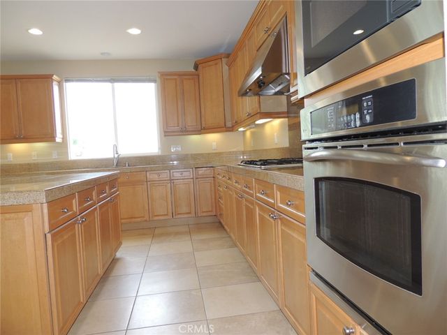 7 Plaza Valenza, Lake Elsinore, CA 92532
