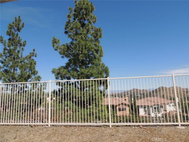 7 Plaza Valenza, Lake Elsinore, CA 92532