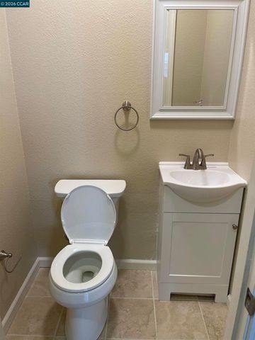 173 Heligan Ln 2, Livermore, CA 94551