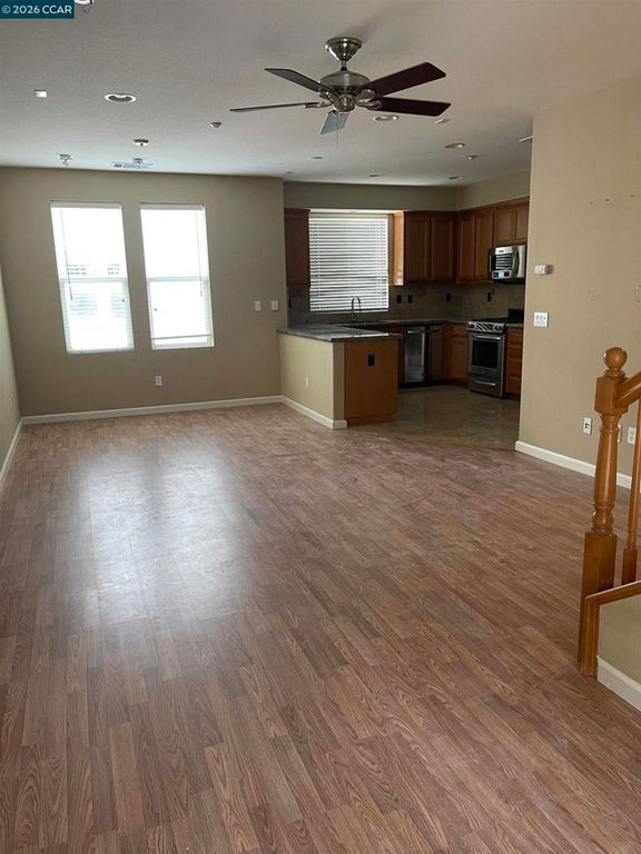 Image 2 of property listing at 173 Heligan Ln 2, Livermore, CA 94551