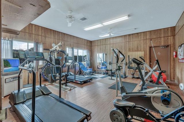 890 N Federal Highway 405, Lantana, FL 33462