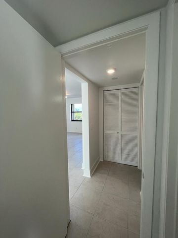 890 N Federal Highway 405, Lantana, FL 33462