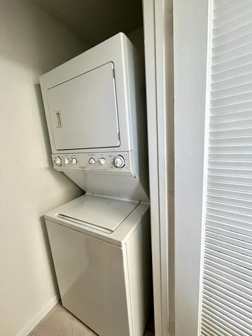 890 N Federal Highway 405, Lantana, FL 33462