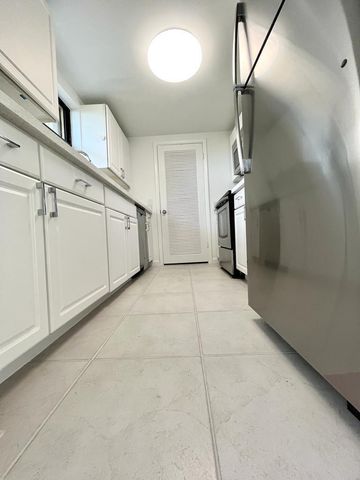 890 N Federal Highway 405, Lantana, FL 33462