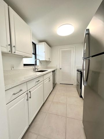 890 N Federal Highway 405, Lantana, FL 33462