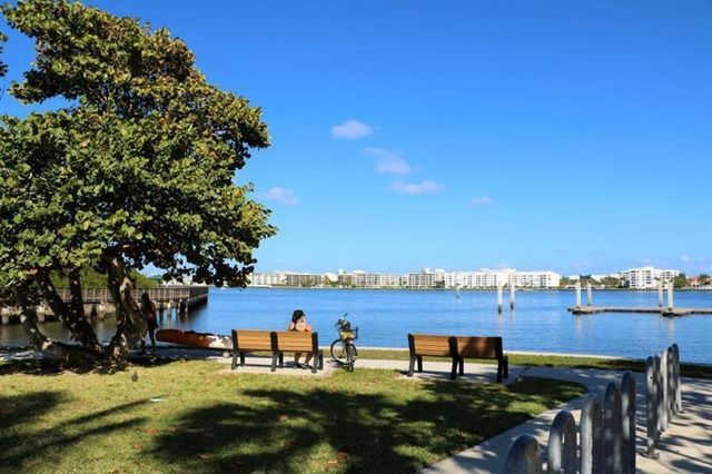 890 N Federal Highway 405, Lantana, FL 33462