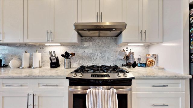 5422 Darling Street C, Houston, TX 77007