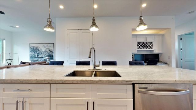5422 Darling Street C, Houston, TX 77007
