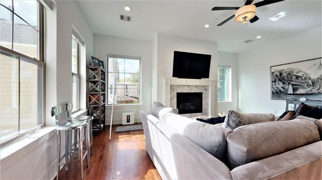 5422 Darling Street C, Houston, TX 77007