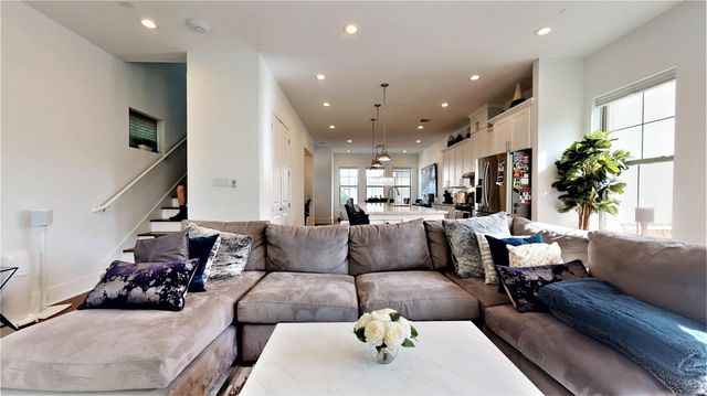 5422 Darling Street C, Houston, TX 77007