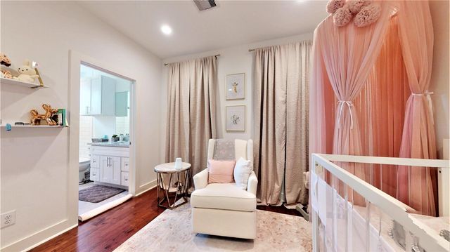 5422 Darling Street C, Houston, TX 77007