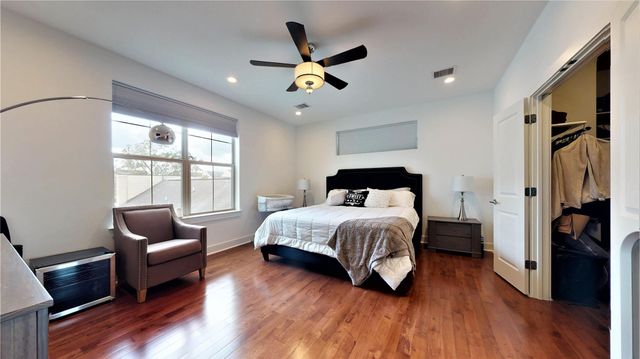 5422 Darling Street C, Houston, TX 77007