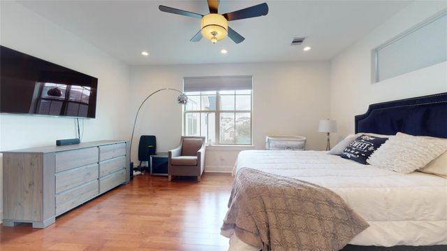 5422 Darling Street C, Houston, TX 77007
