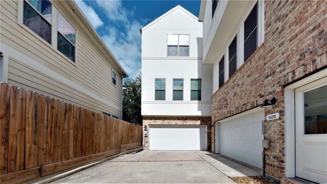 5422 Darling Street C, Houston, TX 77007