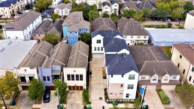 5422 Darling Street C, Houston, TX 77007
