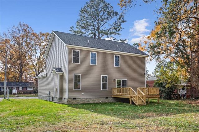 205 Basta DR, Yorktown, VA 23692