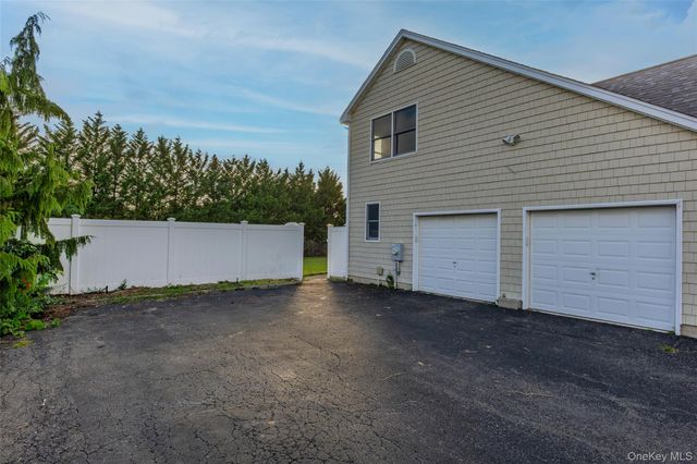 63 Nicholas Way, Baiting Hollow, NY 11933