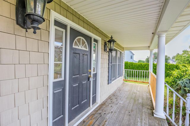 63 Nicholas Way, Baiting Hollow, NY 11933