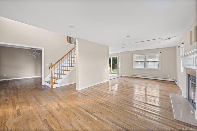63 Nicholas Way, Baiting Hollow, NY 11933