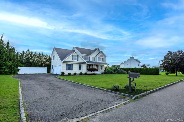 63 Nicholas Way, Baiting Hollow, NY 11933