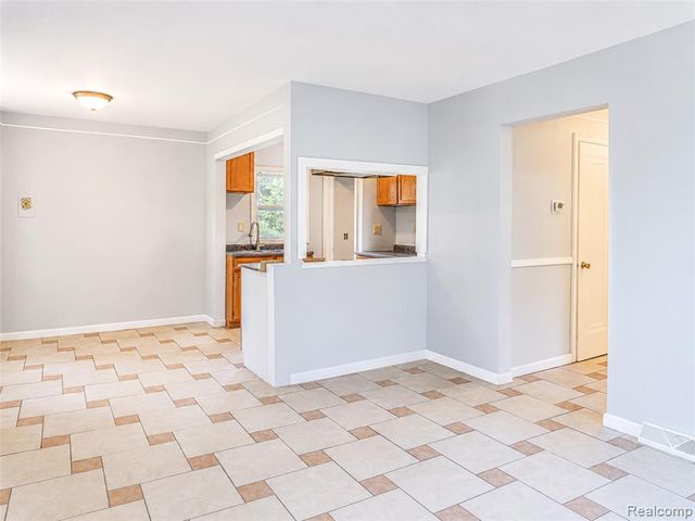 4855 Hatchery Road, Waterford, MI 48329