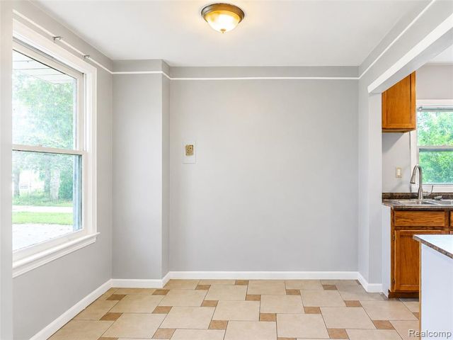 4855 Hatchery Road, Waterford, MI 48329