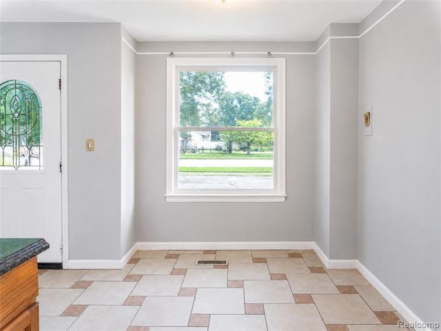 4855 Hatchery Road, Waterford, MI 48329