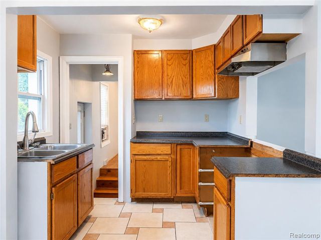 4855 Hatchery Road, Waterford, MI 48329