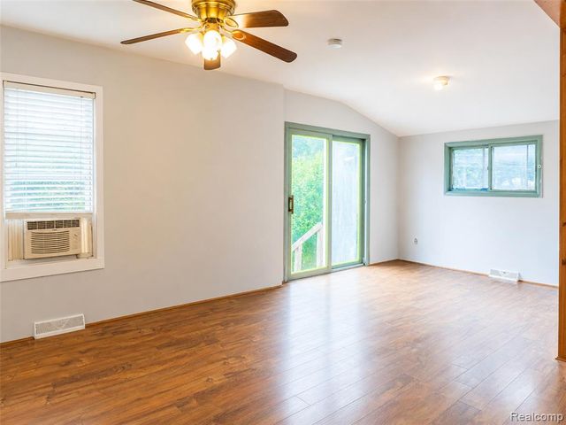 4855 Hatchery Road, Waterford, MI 48329