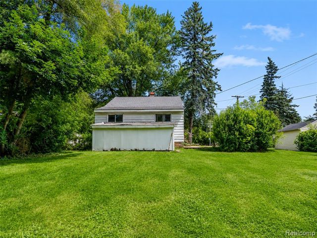 4855 Hatchery Road, Waterford, MI 48329