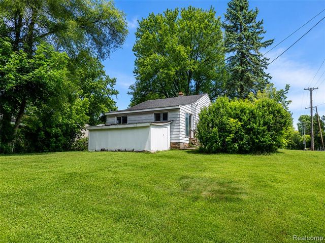 4855 Hatchery Road, Waterford, MI 48329