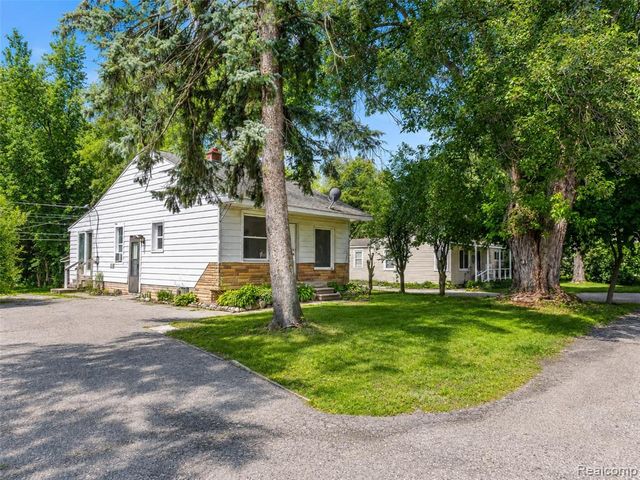 4855 Hatchery Road, Waterford, MI 48329