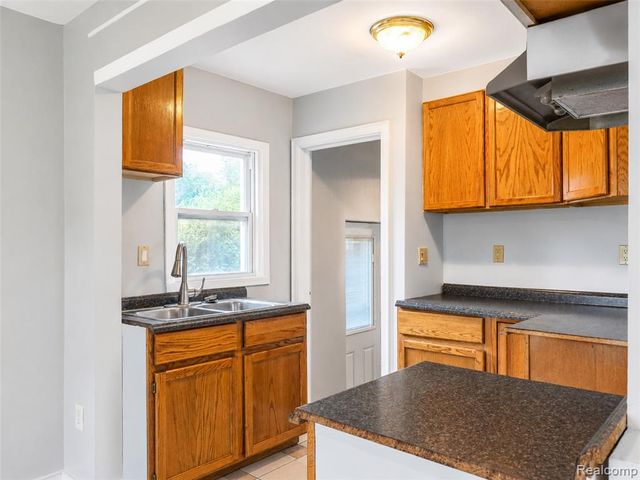 4855 Hatchery Road, Waterford, MI 48329