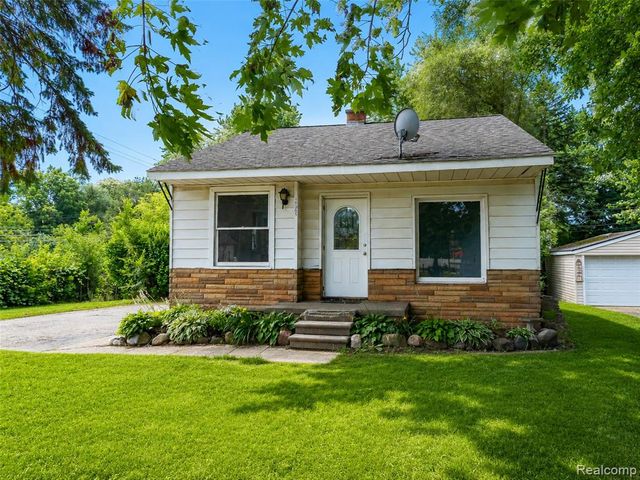 4855 Hatchery Road, Waterford, MI 48329